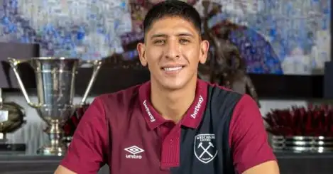 Edson Alvarez signing his West Ham contract