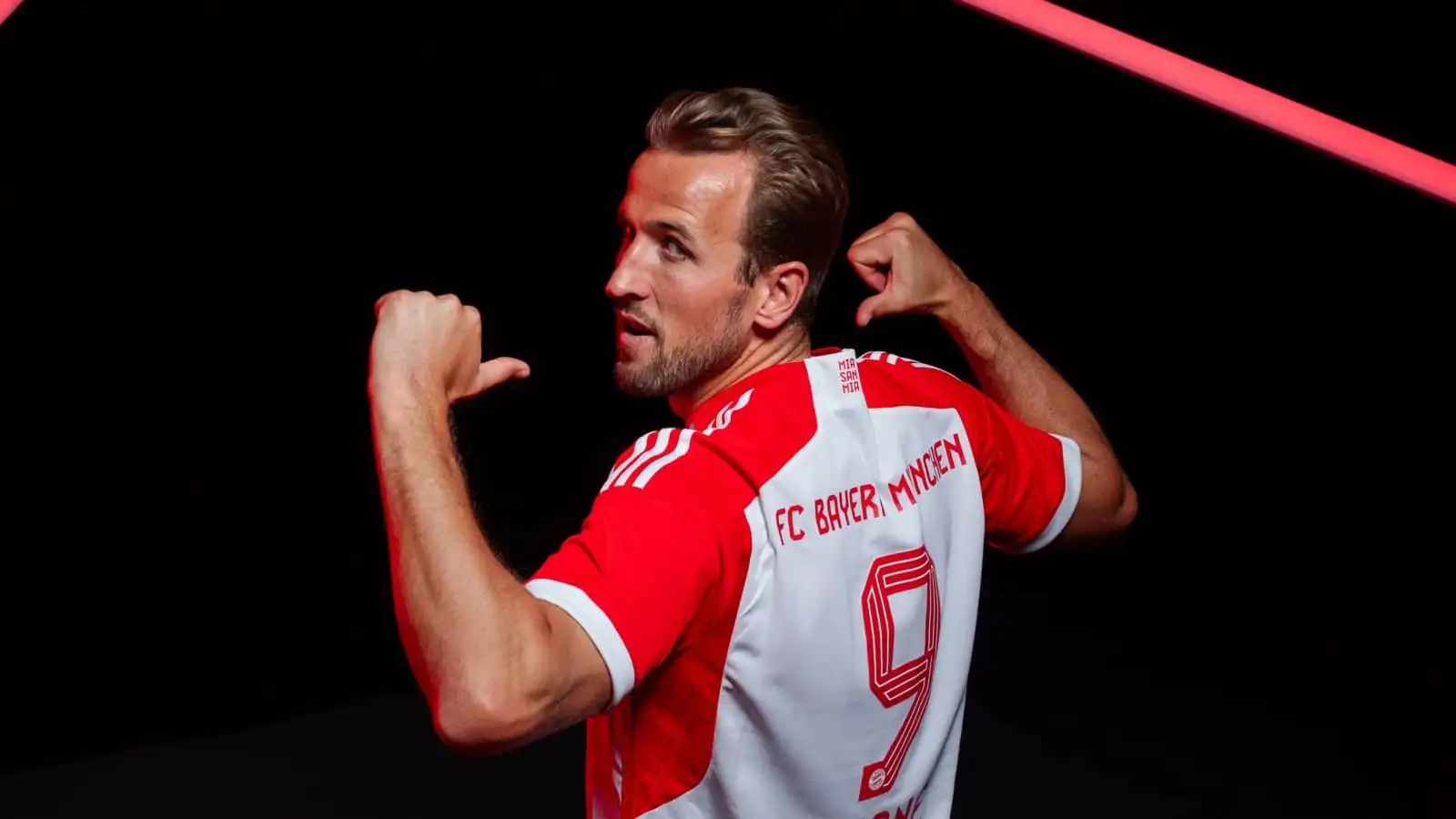 Top Bayern star incredibly announces Harry Kane transfer before