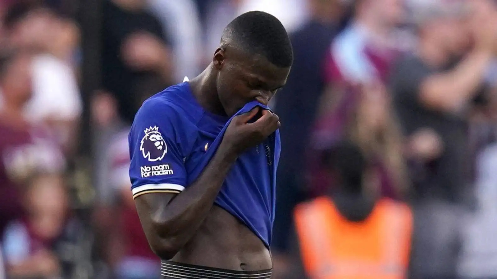 Moises Caicedo dejected on his Chelsea debut