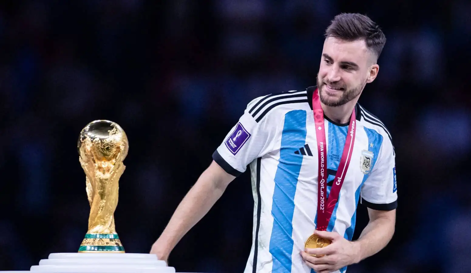 Man Utd accelerate signing of World Cup winner, as Ten Hag hedges his bets after Chelsea talks