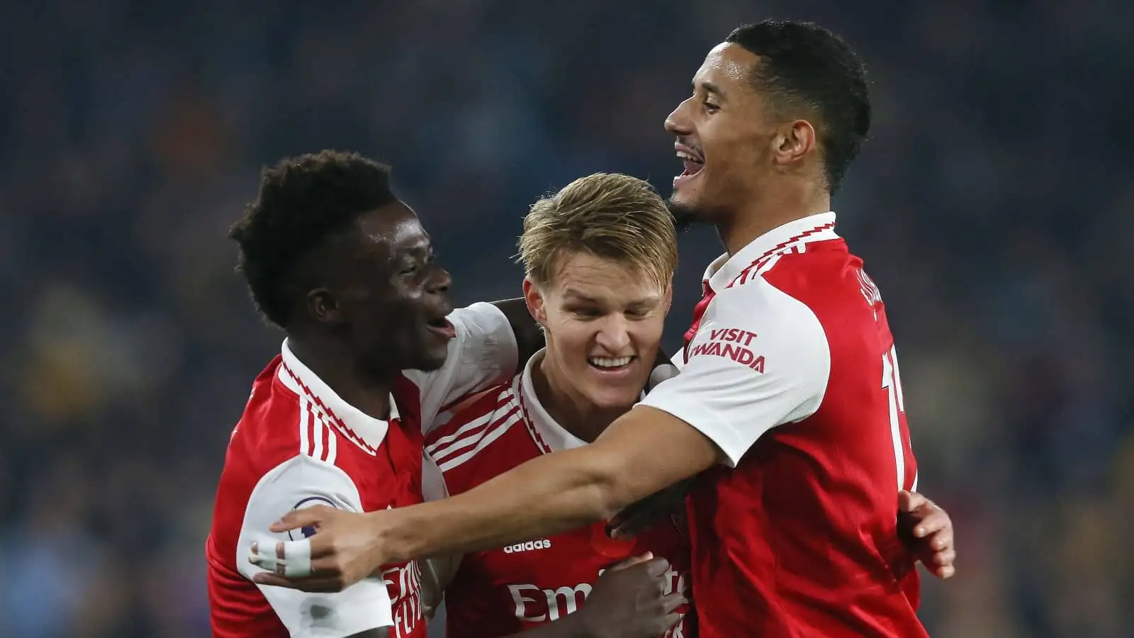Liverpool, Man City learn fee needed to complete stunning Arsenal raid as record-breaking price tag emerges