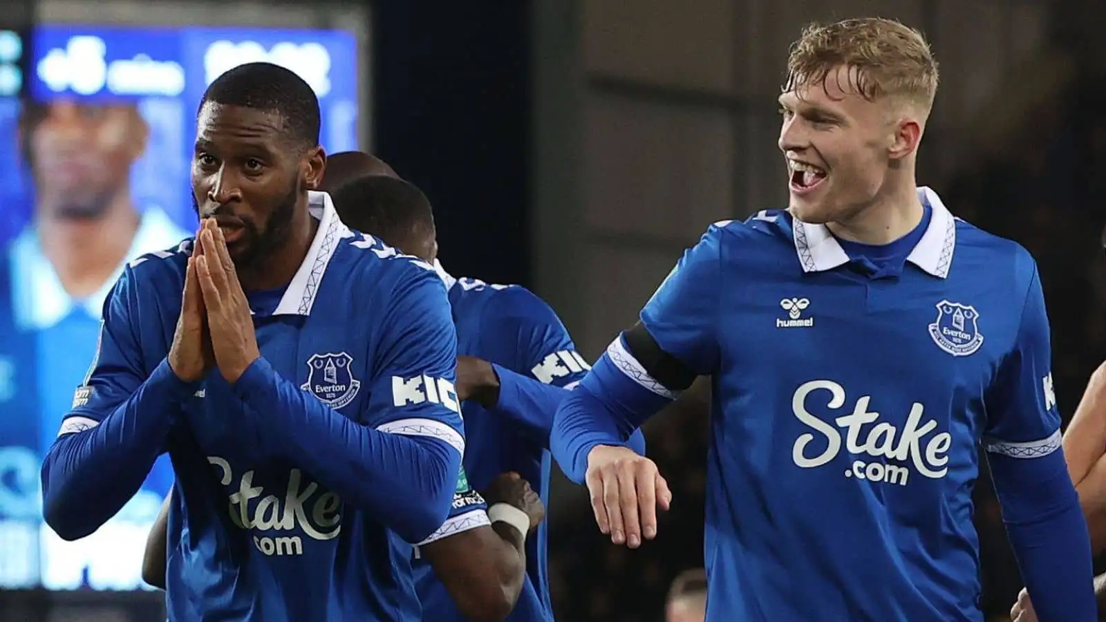 Beto and Jarrad Branthwaite celebrating for Everton