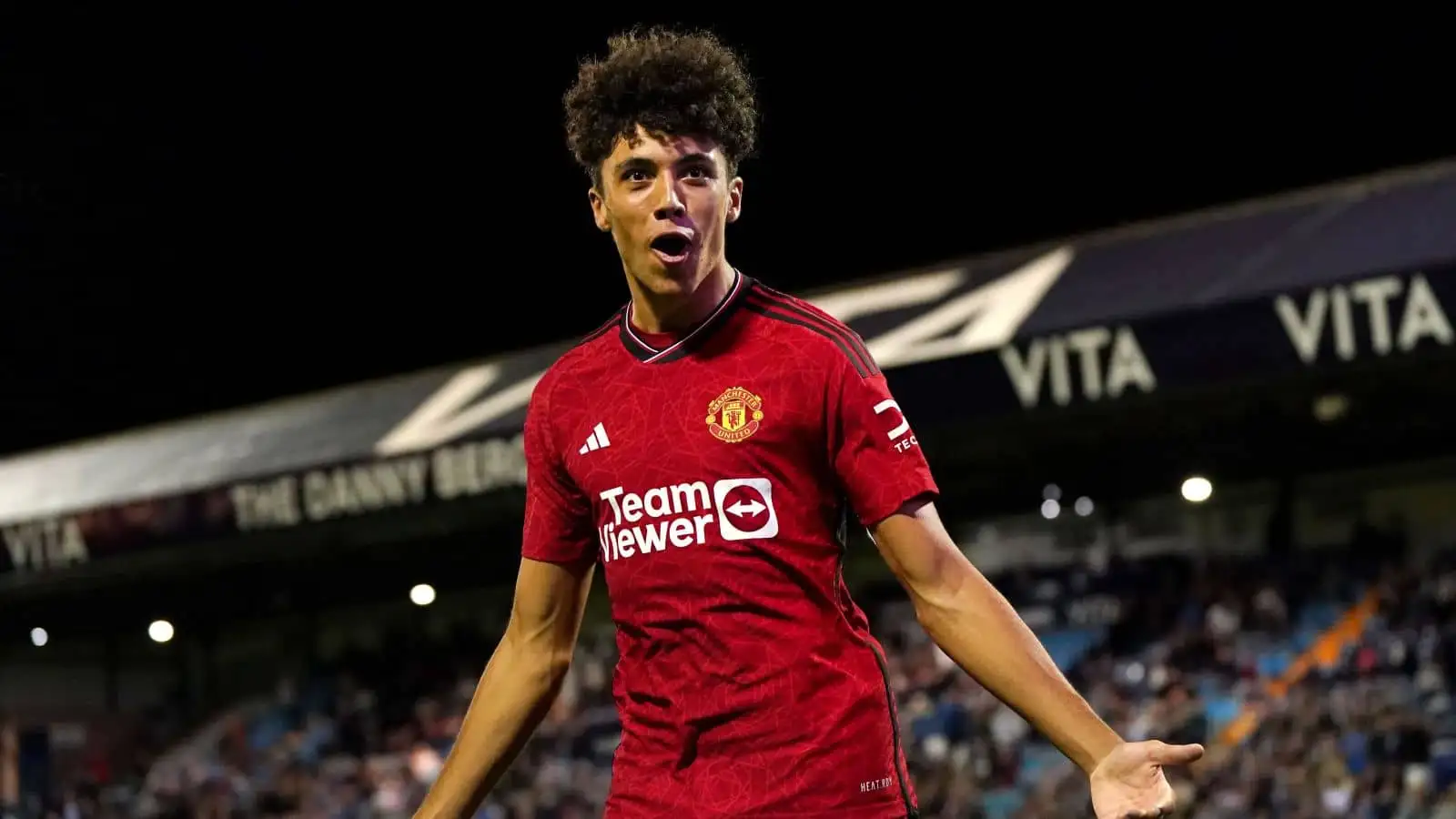 Man Utd in 'advanced talks' to tie down red-hot youngster tipped up as amazing talent