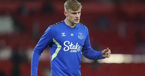 Tottenham and Man Utd gobsmacked, as Everton slap huge price tag on standout player Dyche loves
