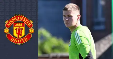 Man Utd in ‘advanced talks’ to annoy Arsenal with keeper signing worth eye-catching transfer fee
