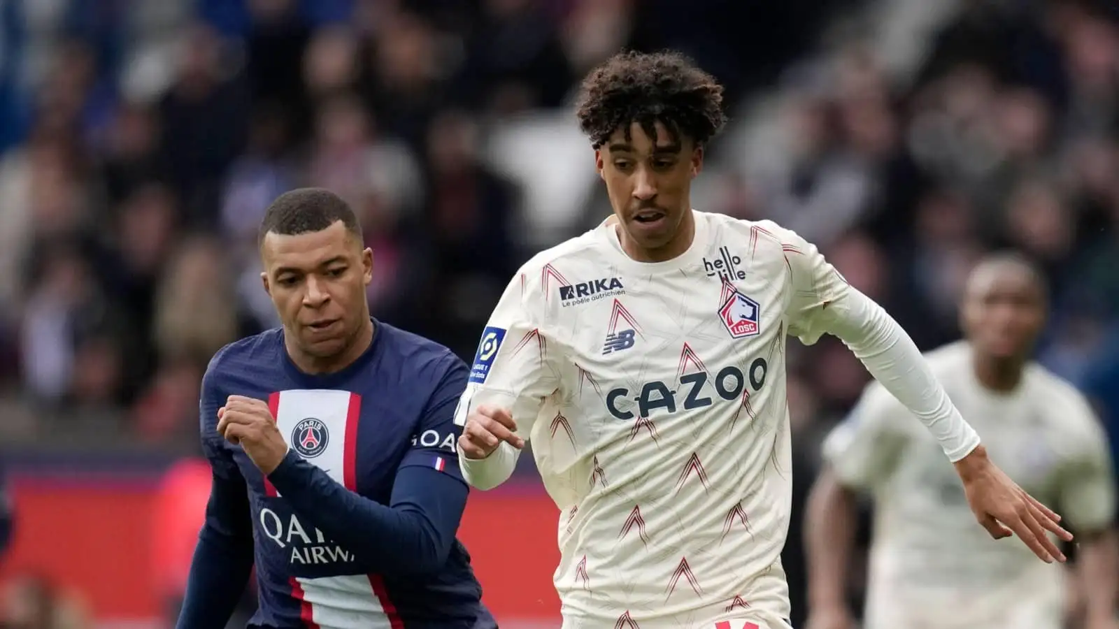 Man Utd, Liverpool, Man City all alerted as price tag for incredible centre-back target drops by €20m