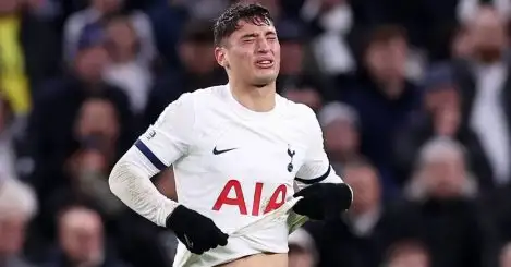 Tottenham agree to send striker into relegation battle as he travels for foreign loan move