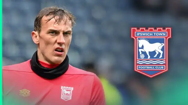 Christian Walton is staying at Ipswich Town