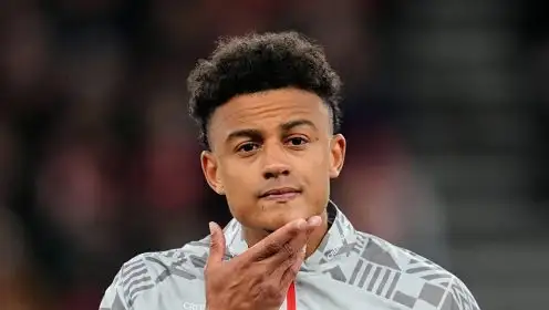 Man Utd incredibly initiate contact for second Bologna forward after Zirkzee, as links with quality Barcelona star resurface
