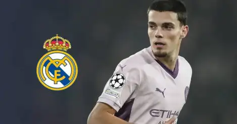 Former Real Madrid star raring to FIX problem position as stunning return mooted