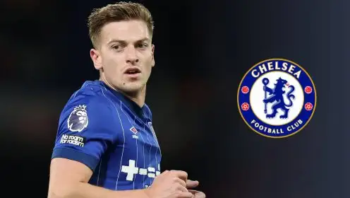 Chelsea ‘closing in’ on Premier League striker signing with ‘trump card’ beating rivals Man Utd