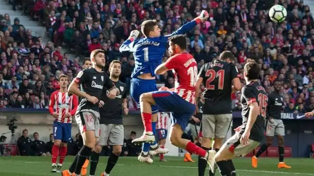 Arsenal target Kepa Arrizabalaga in action for Chelsea - copyright TEAMtalk