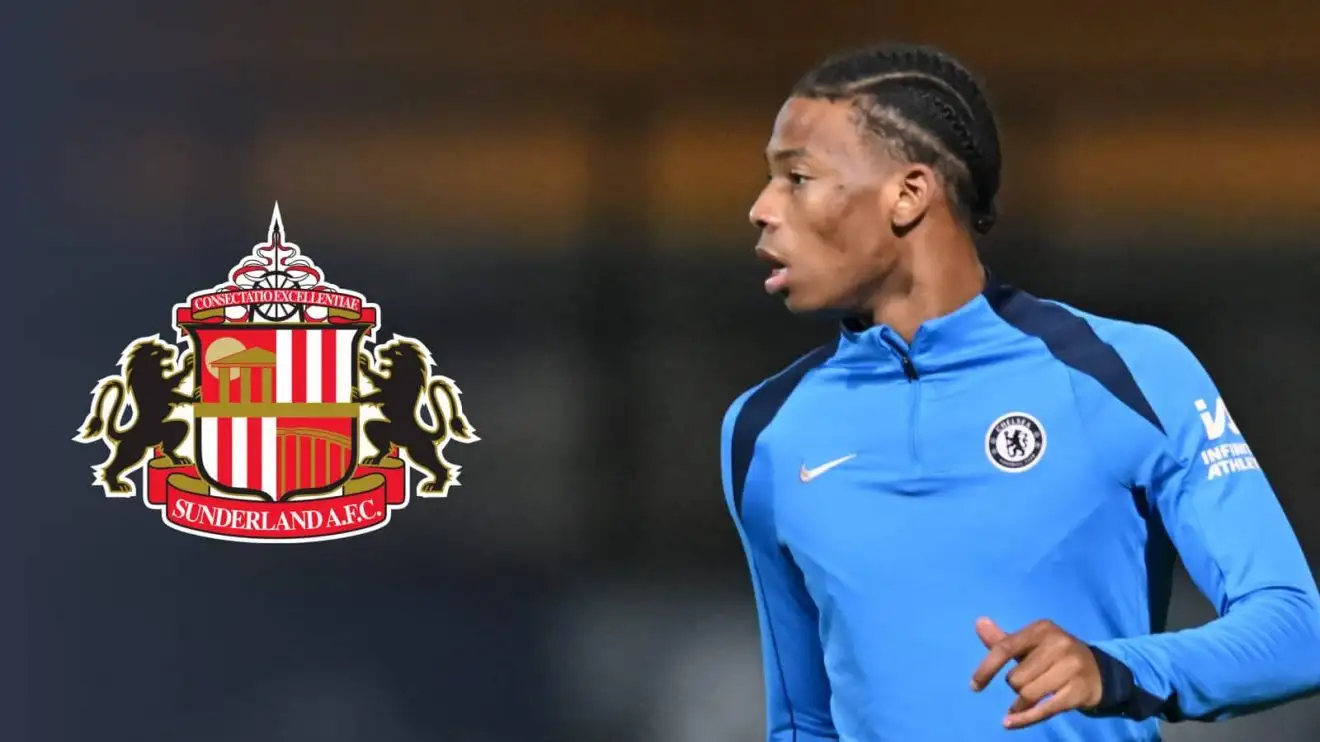 Chelsea youngster Ishe Samuels-Smith with a Sunderland badge