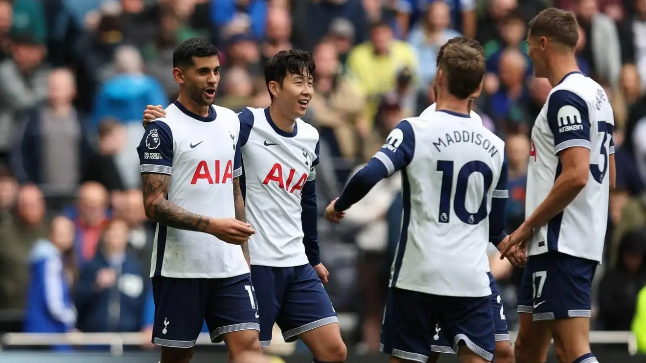 Real Madrid target Cristian Romero with his Tottenham Hotspur team-mates - copyright TEAMtalk