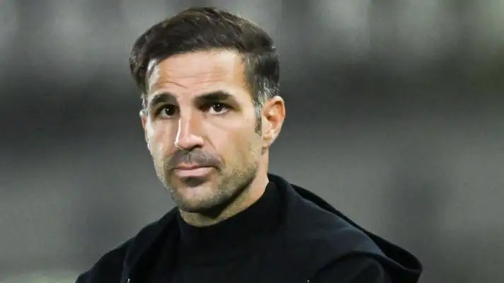 Como manager Cesc Fabregas, who wants to sign Arsenal goalkeeper Kepa - copyright TEAMtalk