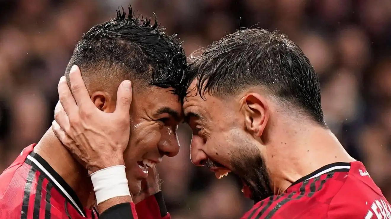 Bayern Munich tipped for £40m Man Utd raid as source reveals exit stance – ‘turn his head’ Manchester United duo Bruno Fernandes and Casemiro - copyright TEAMtalk