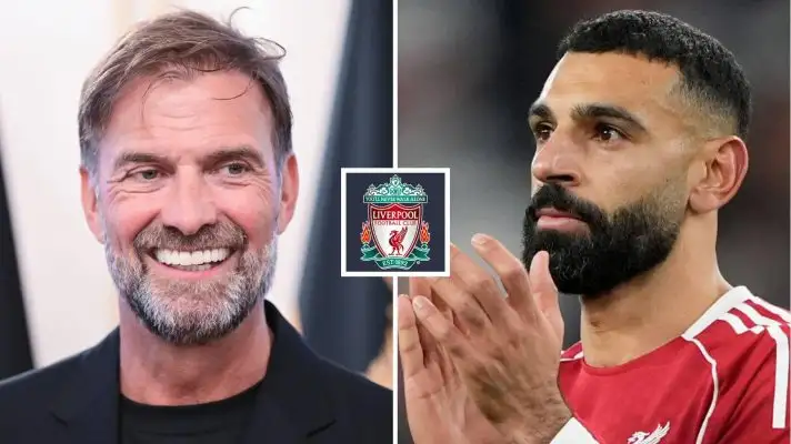 Jurgen Klopp, Mo Salah with the Liverpool badge