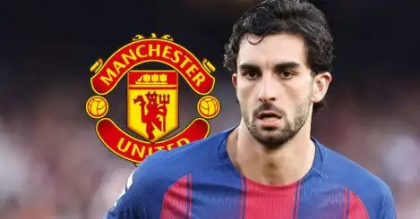 Man Utd gifted stunning Barcelona signing on a plate as 15-goal forward put up for sale