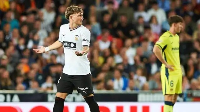 Liverpool: Valencia media react to Harvey Elliott red card v Villarreal as Javier Aguirre reveals private chat