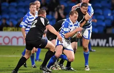 Halifax re-sign Goddard