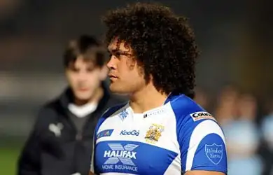 Halifax welcome back trio for Fev