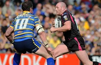 Parker signs new Reds deal