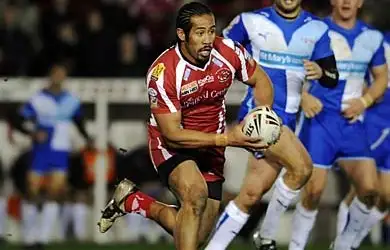 Prop Leuluai commits to Salford
