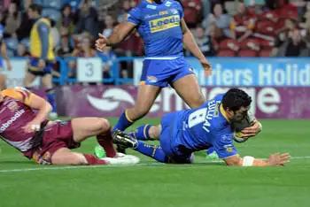 Leuluai extends Leeds stay