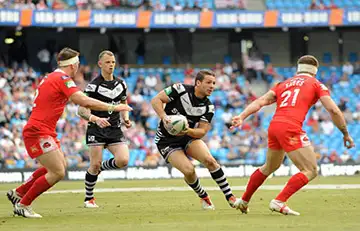 White re-signs with Widnes