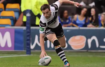 Mellor signs Widnes extension