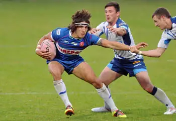 Petersen to stay an Eagle