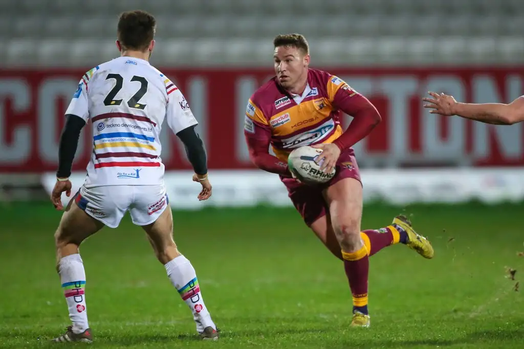 Huddersfield loan Ellis to Hull KR