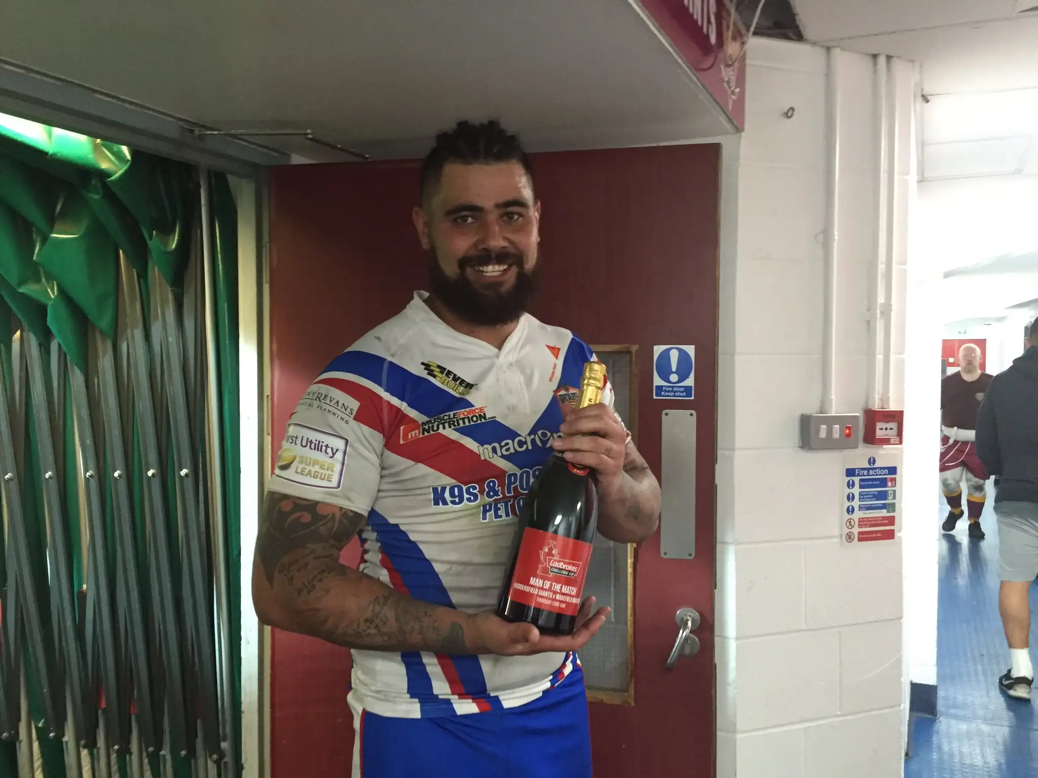Wakefield re-sign Fifita
