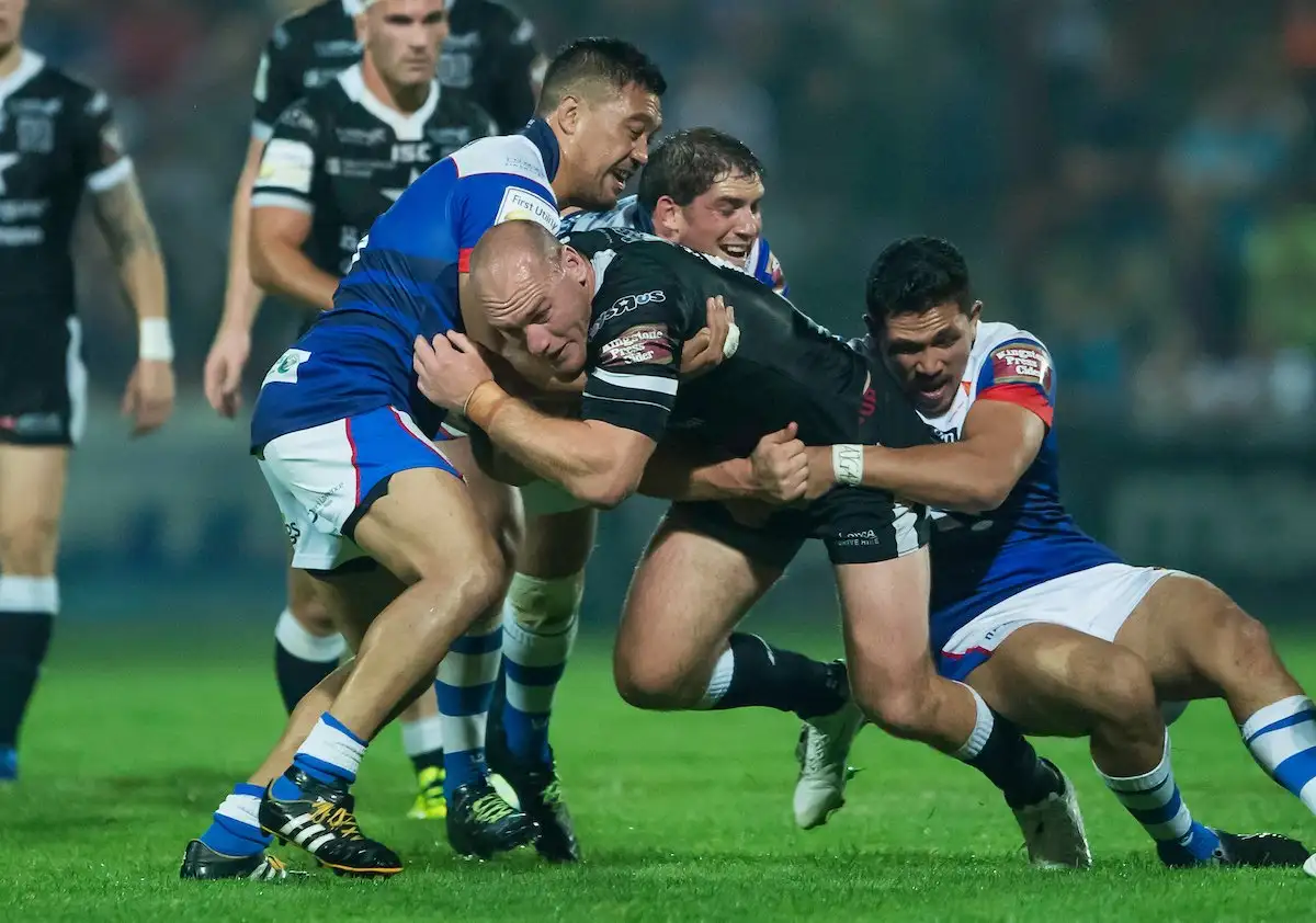 Hull FC hold off Wakey