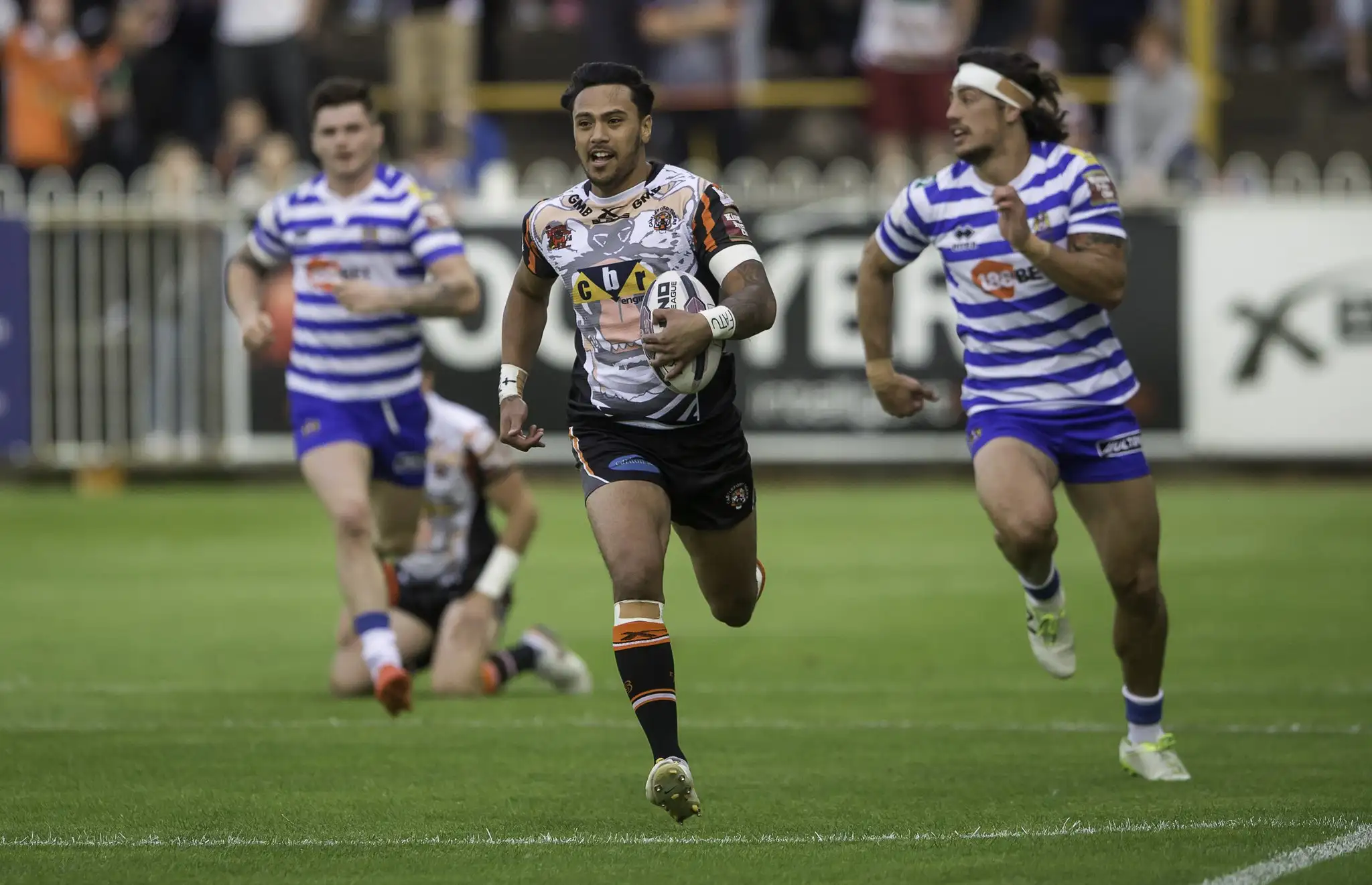 Castleford to sue Solomona and Sale