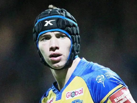 Walker commits to Leeds after contract u-turn