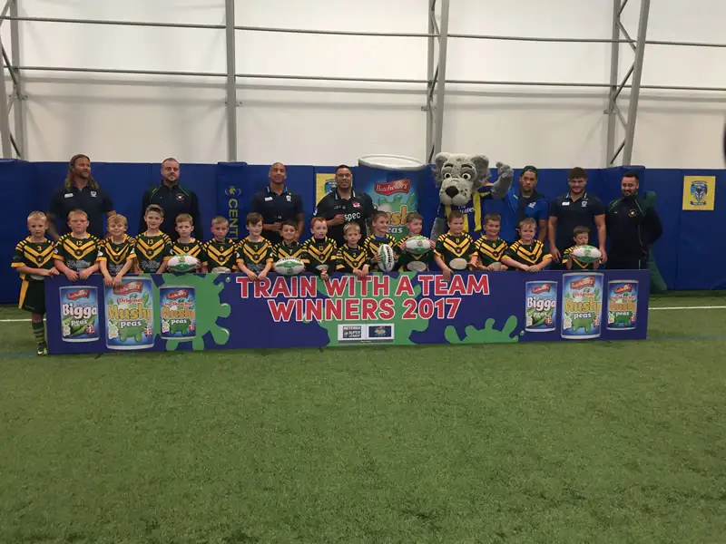 Woolston Rovers Under 7s enjoy exclusive training session with Warrington Wolves