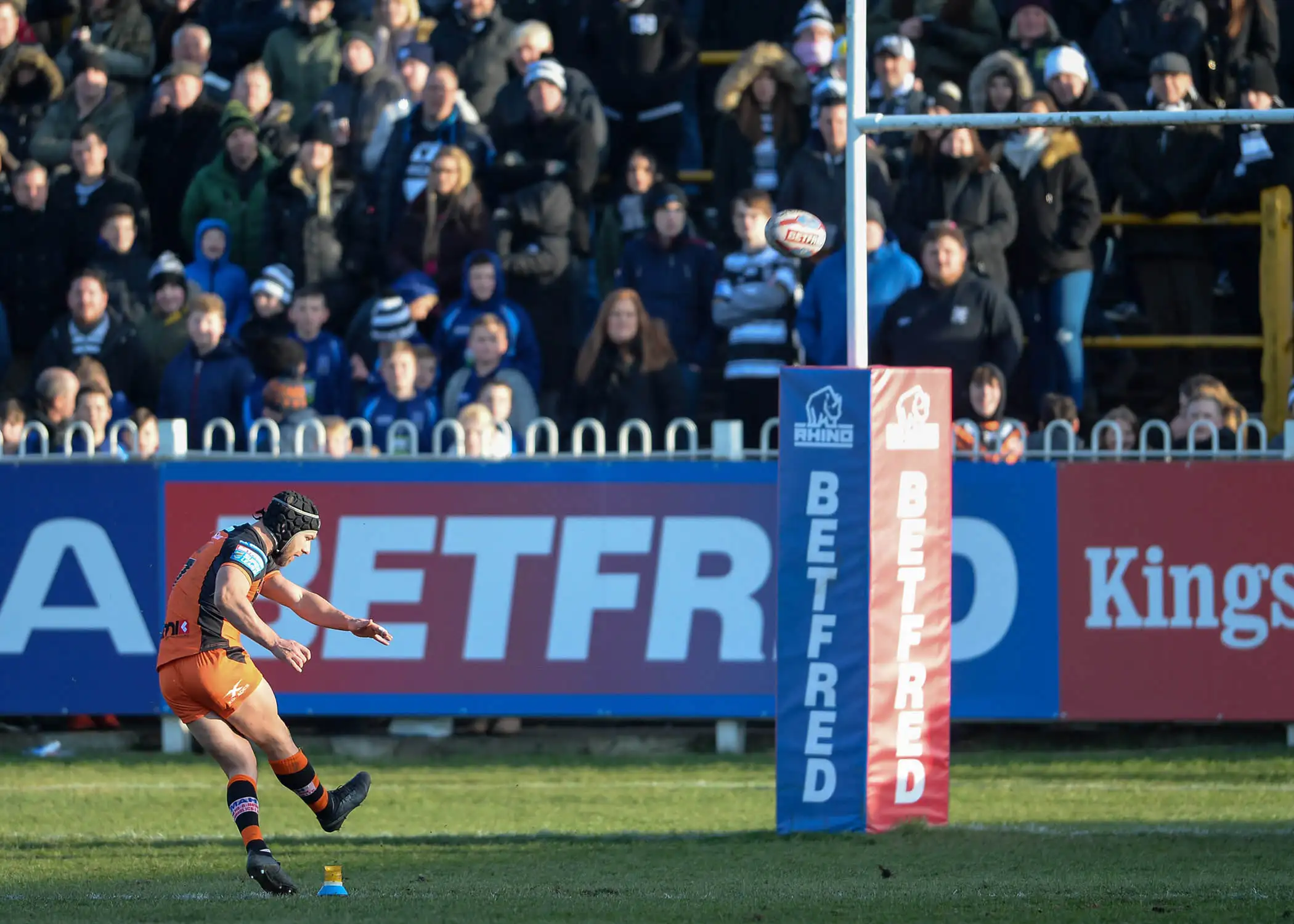 Luke Gale kicks Castleford to victory against Wakefield