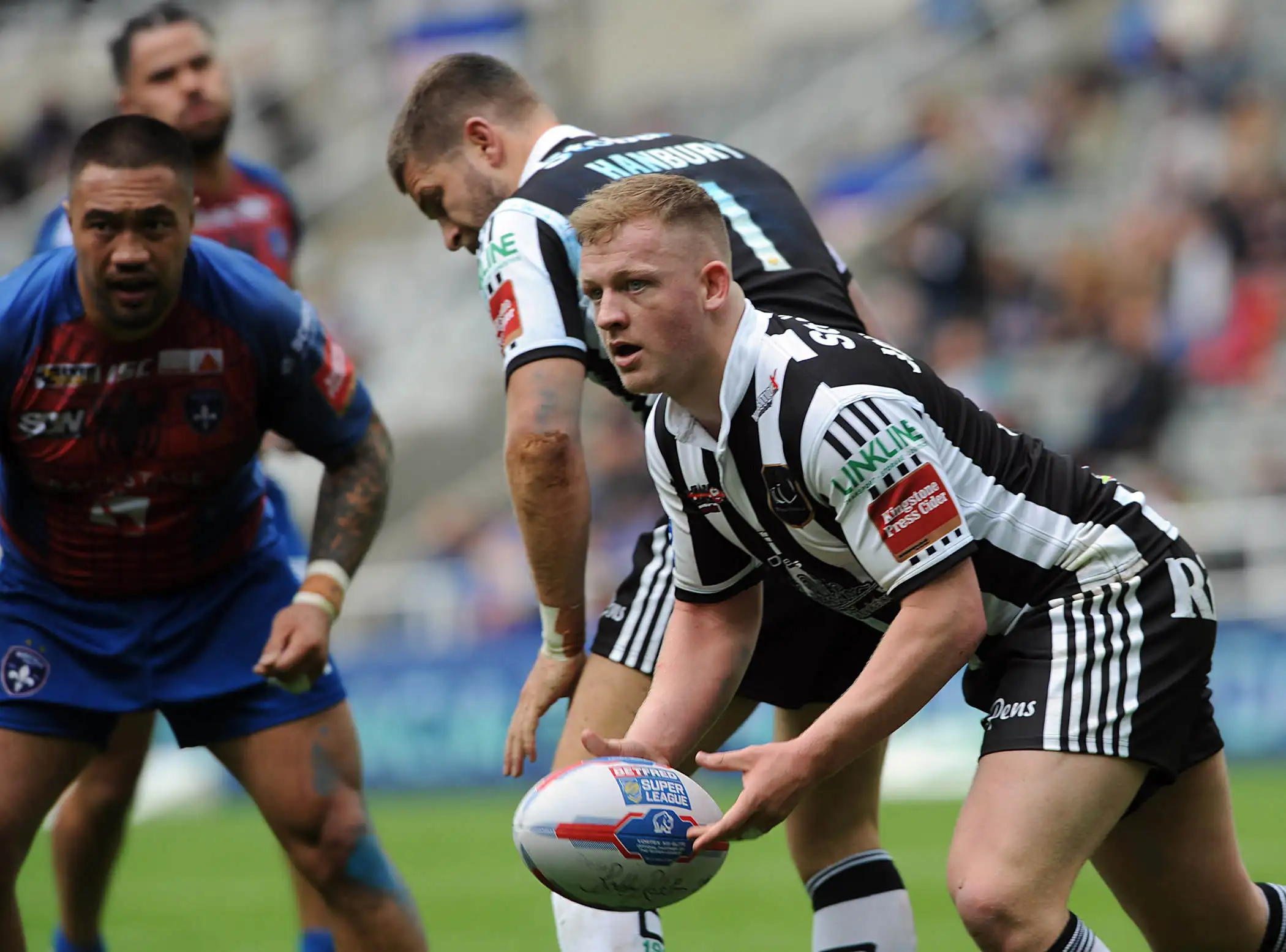 Matchday Live: Widnes v Salford