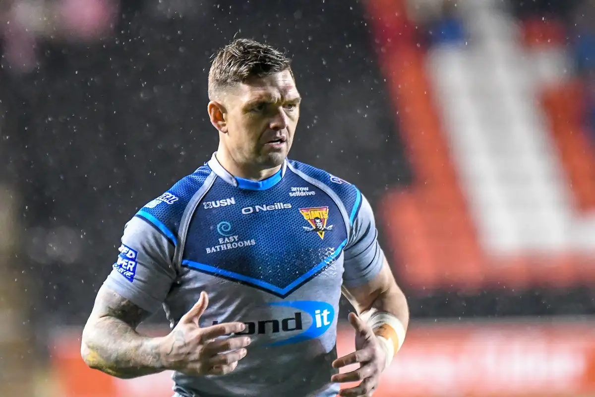 Danny Brough signs Huddersfield contract extension