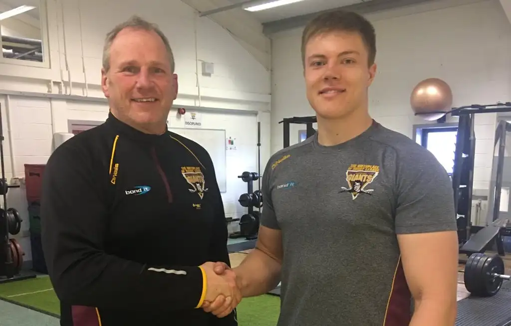 Huddersfield forward loaned to Hunslet