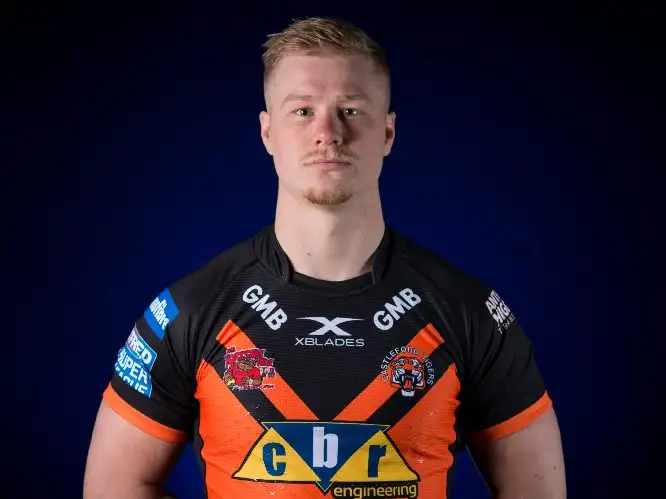 Oldham sign Castleford starlet Kieran Gill on loan