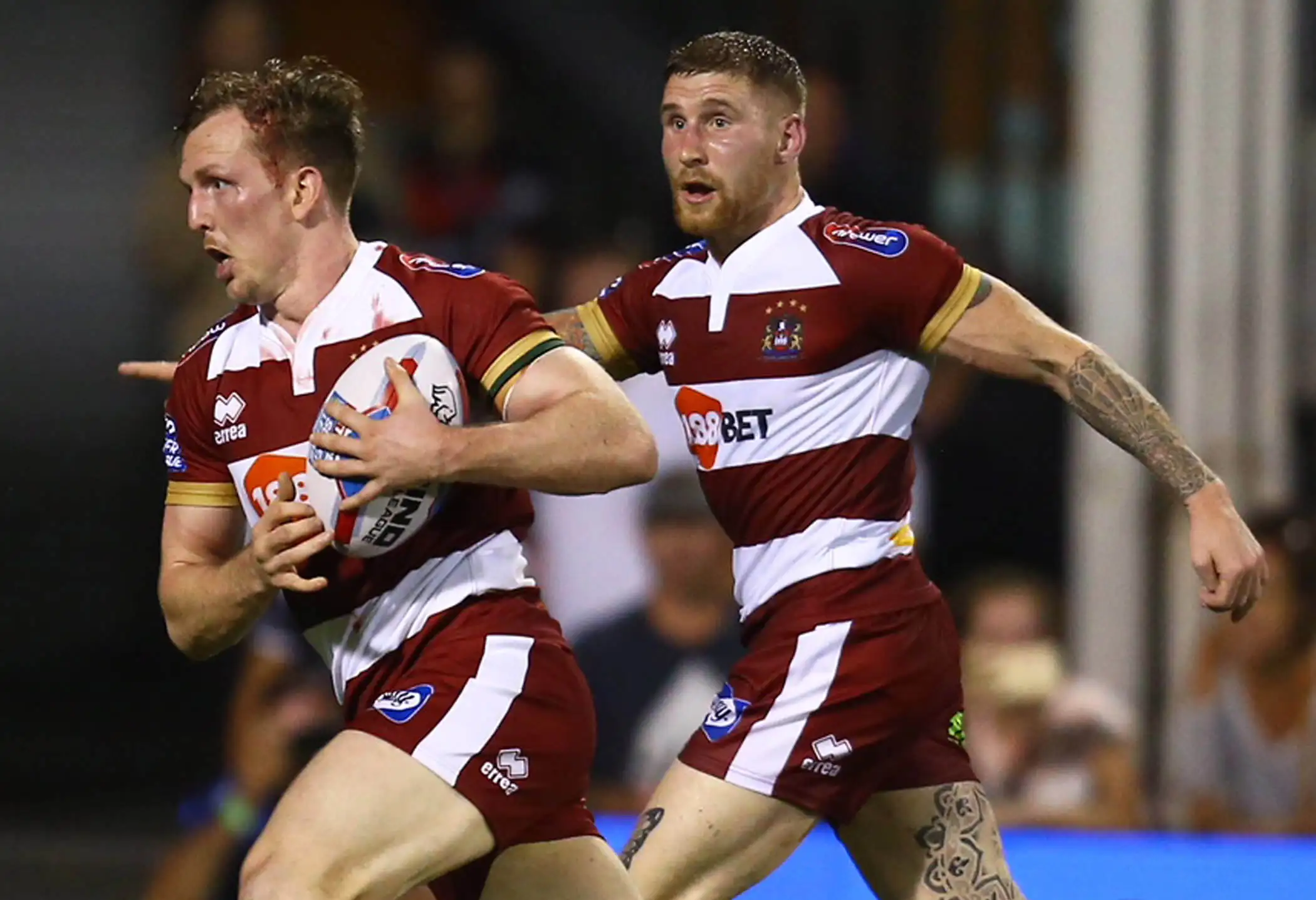 Sam Tomkins snatches win for Wigan at Leeds