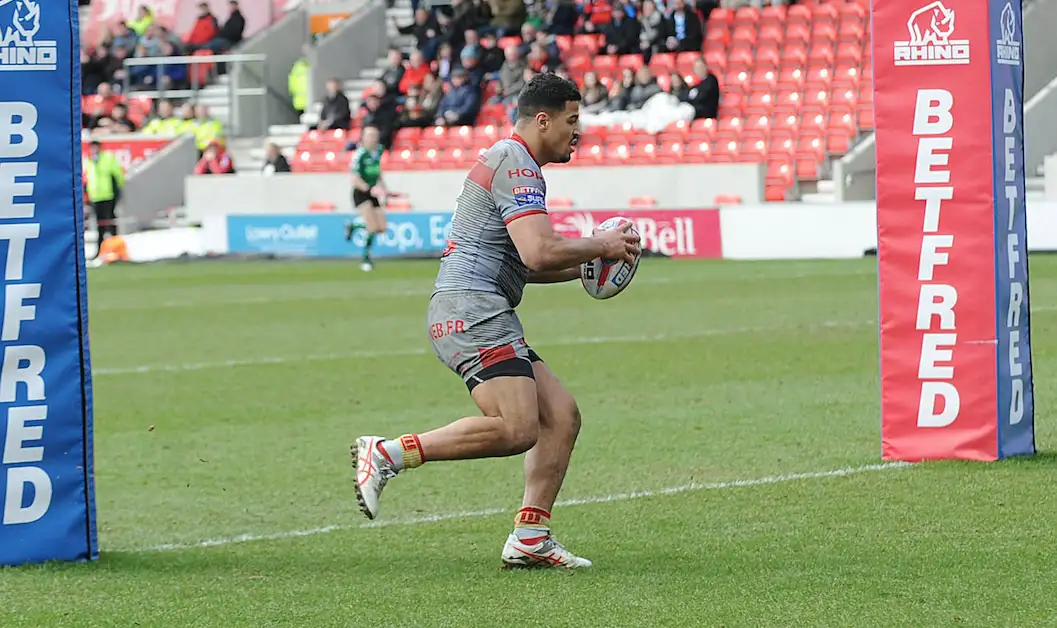 Super League round-up: St Helens beat Wigan, Yaha bags four, Wakefield on fire