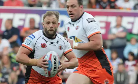 Castleford leapfrog Warrington in Super 8s top four