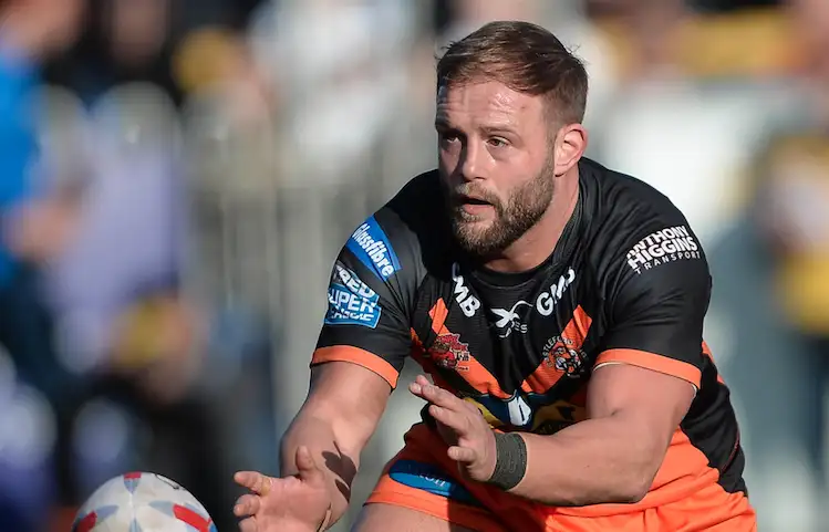 Castleford ease past lousy Hull FC