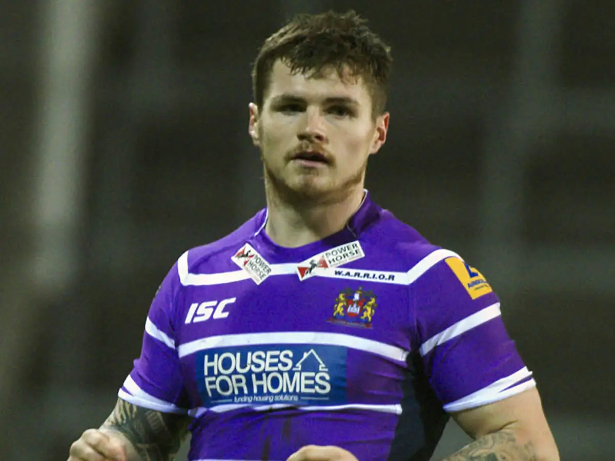 Nervous Bateman nearly collapsed in early Wigan meets