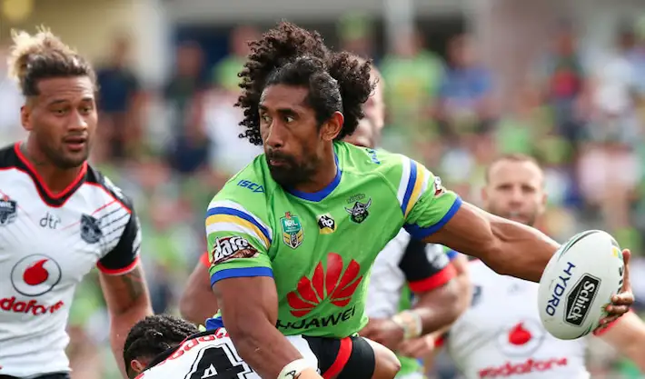 Sia Soliola praised for random act of kindness