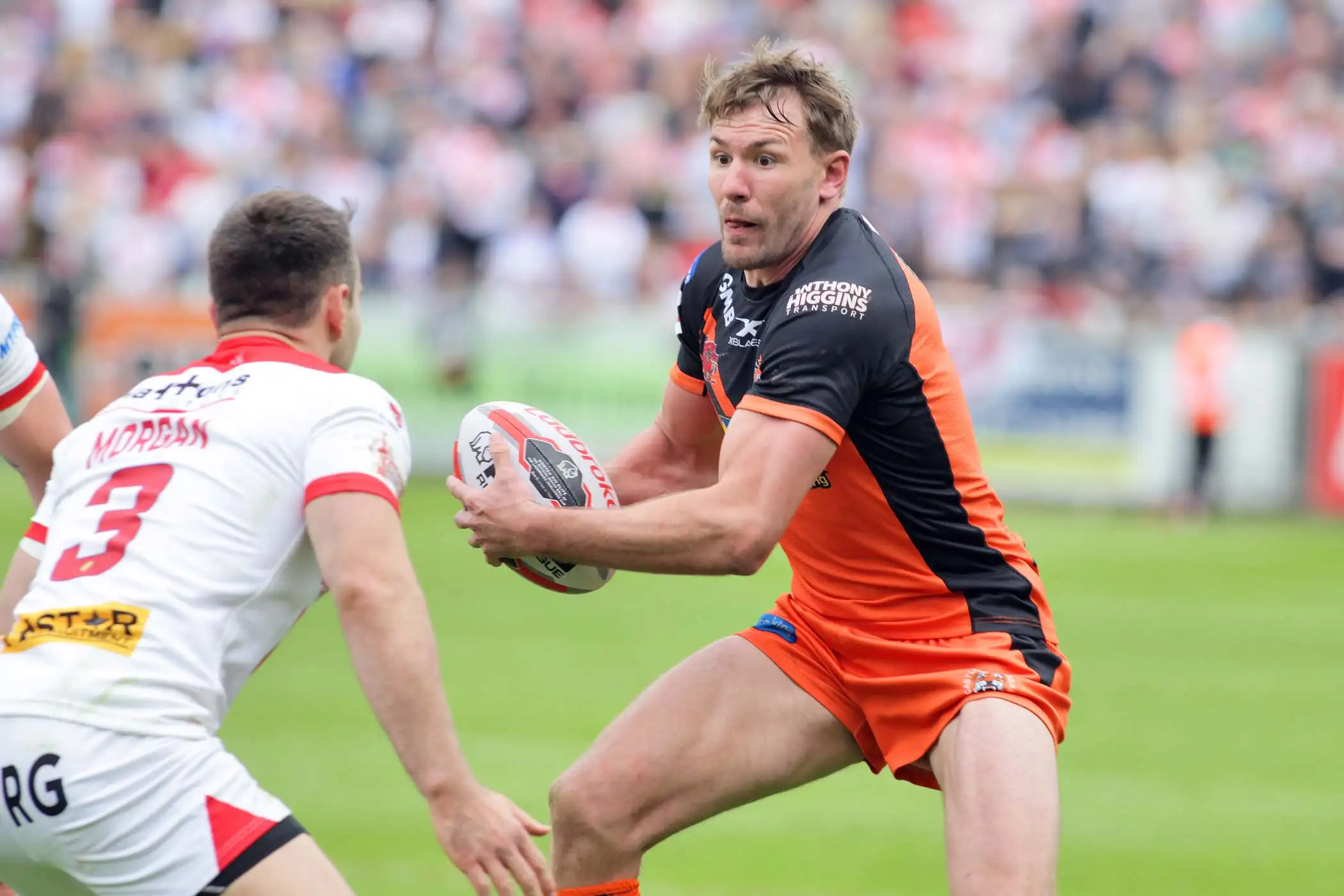 Michael Shenton pledges future to Castleford