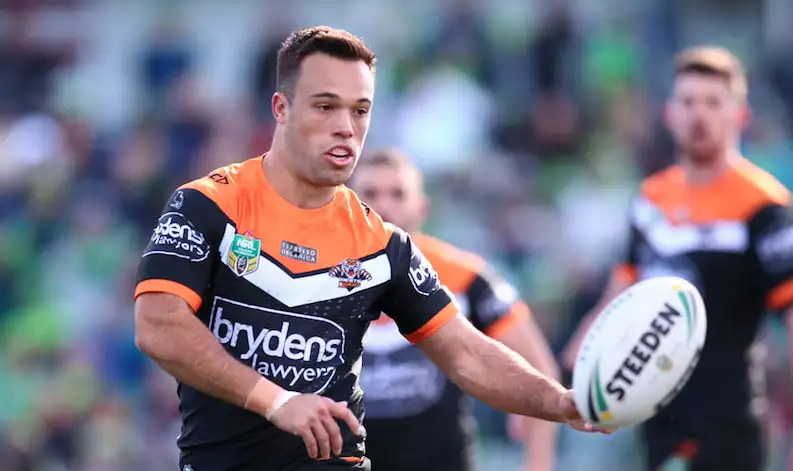 Dally M Half-Back of the Year commits to Wests Tigers